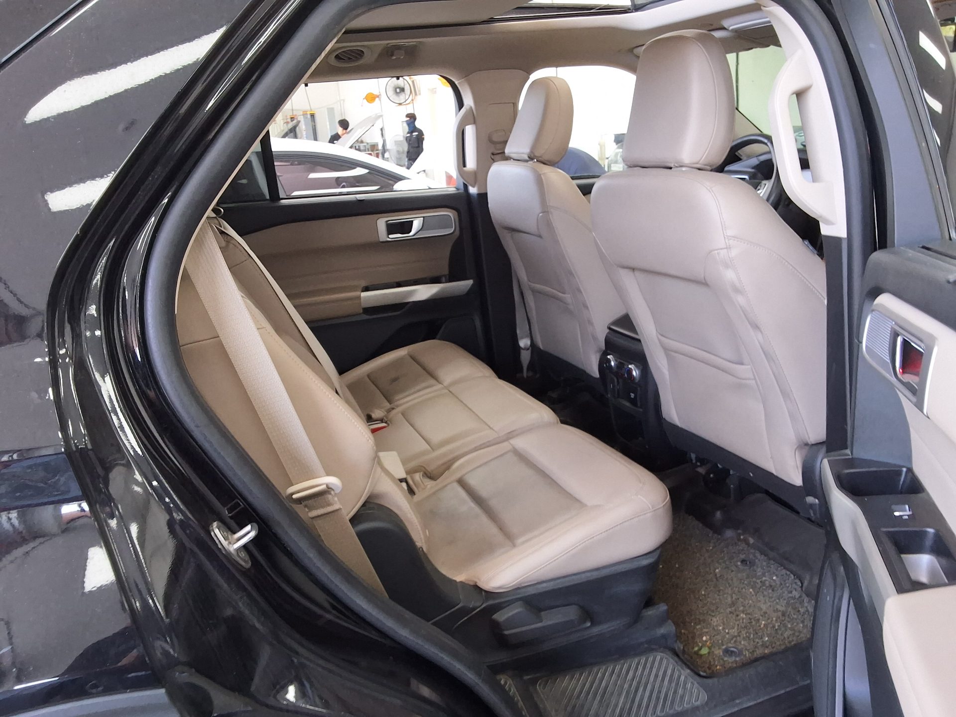 2021 - ford explorer