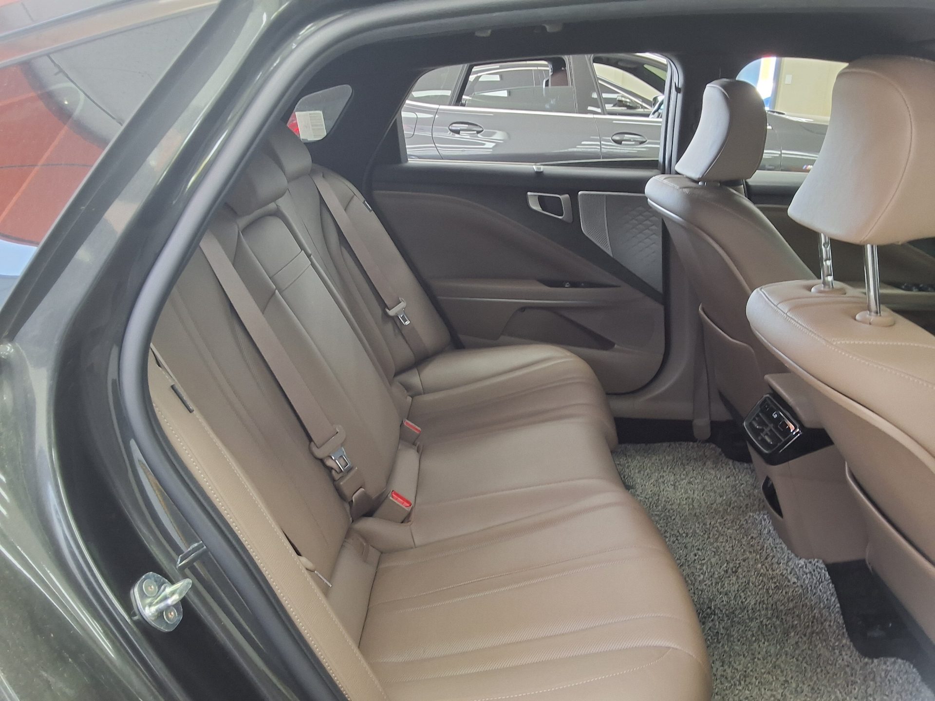 2023 - kia k8