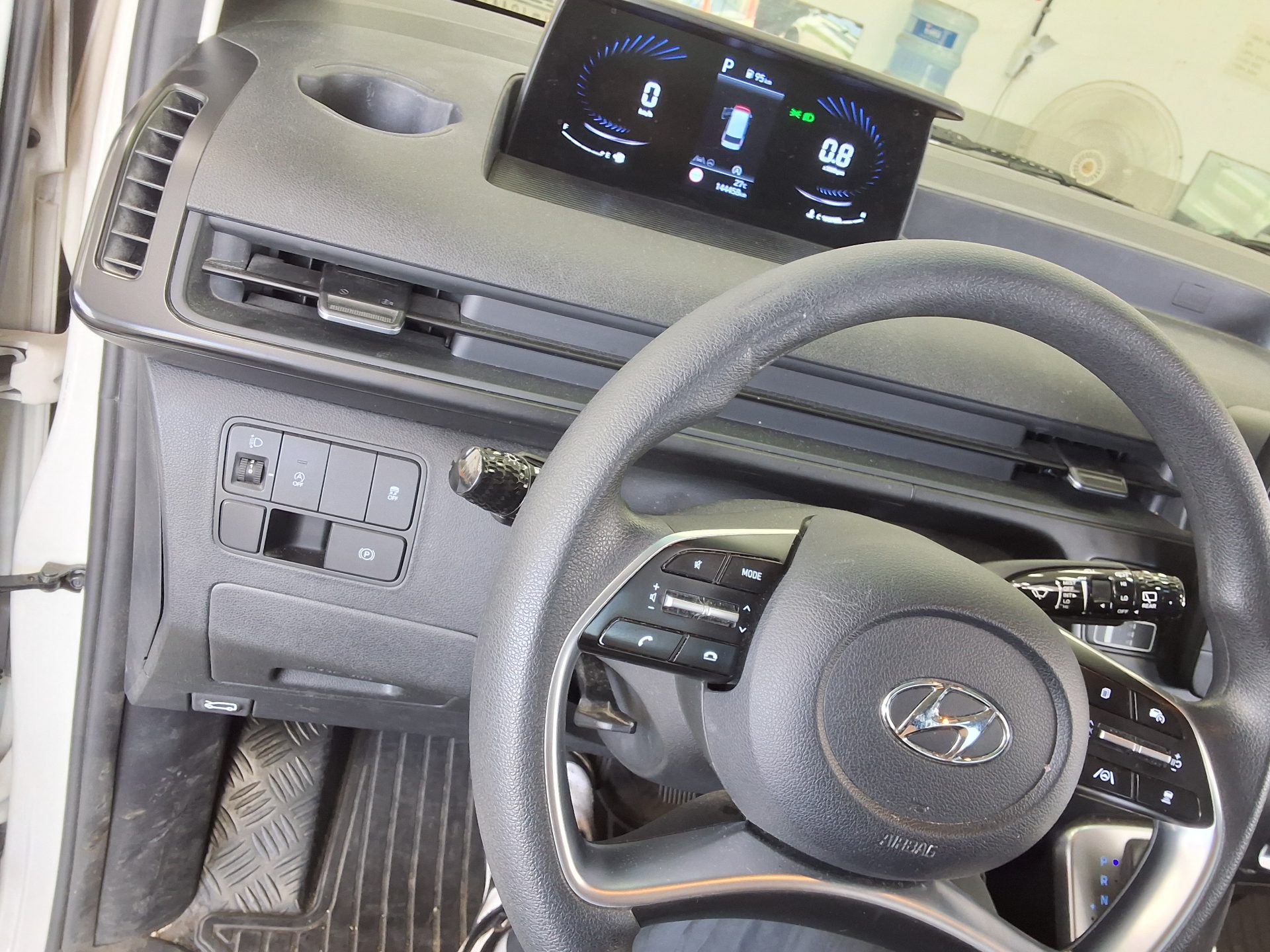 2022 - hyundai staria
