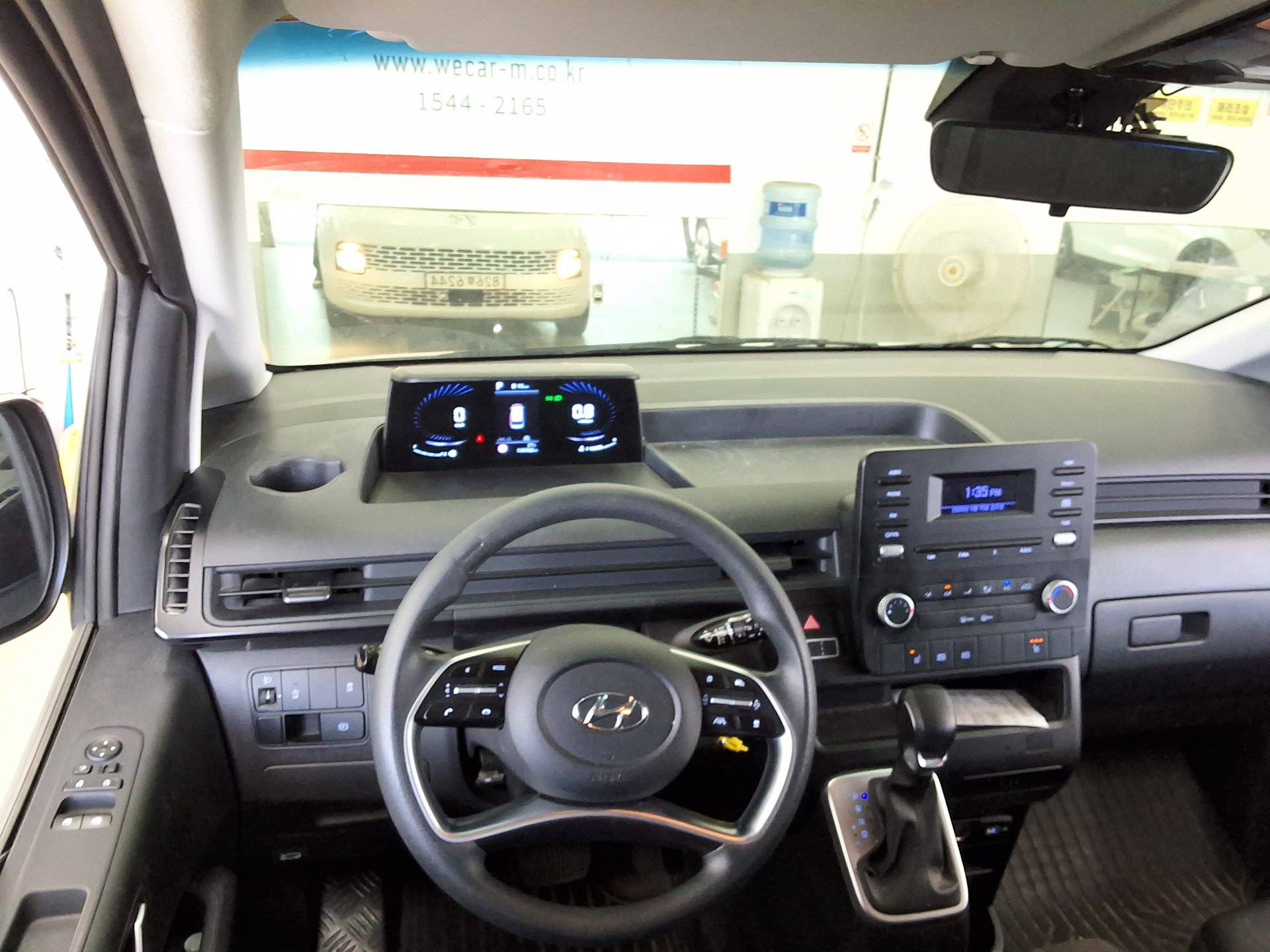 2022 - hyundai staria