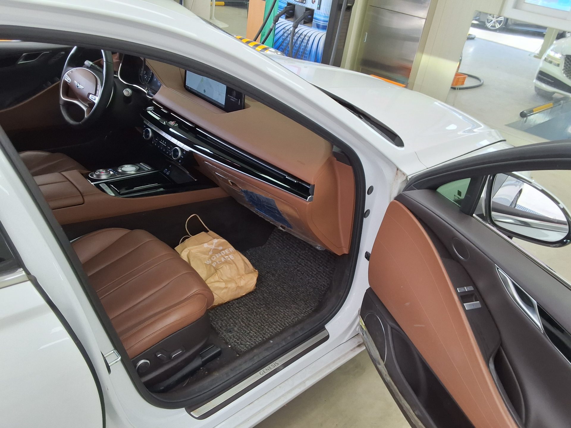 2022 - genesis g80