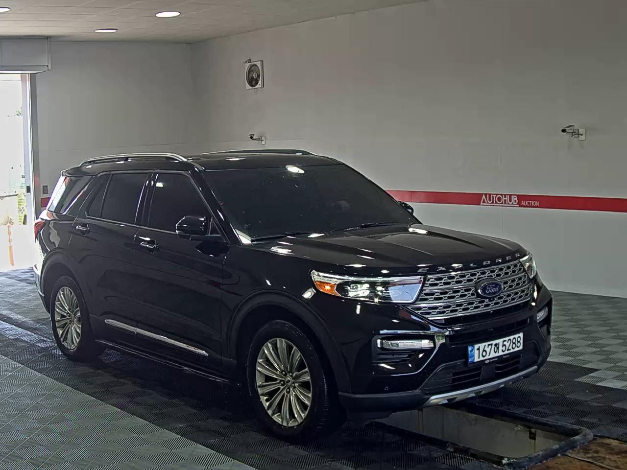 2021 - ford explorer