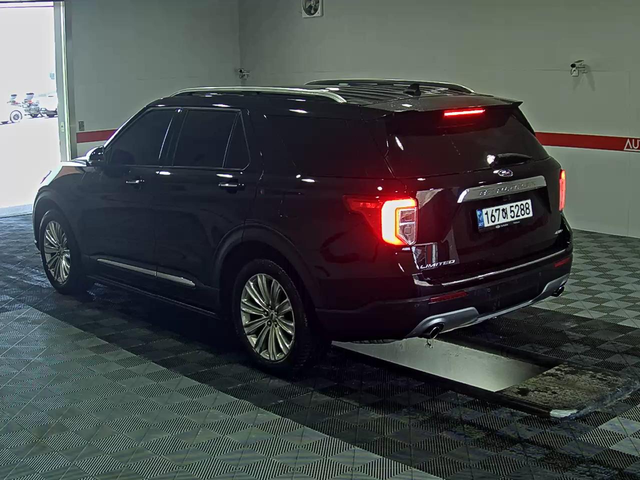 2021 - ford explorer