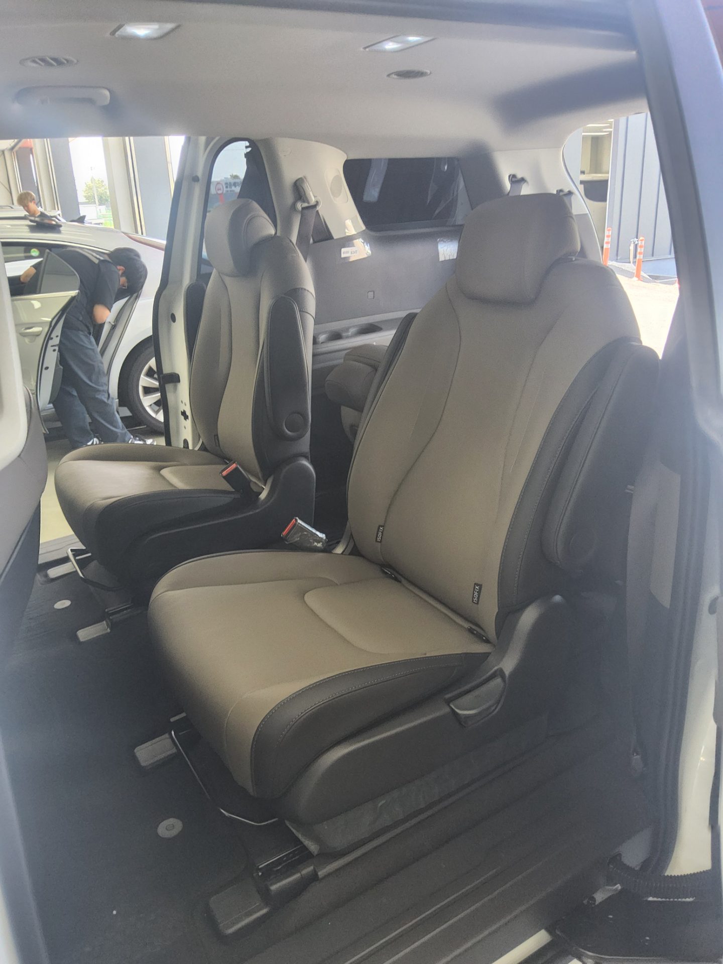 2025 - kia carnival