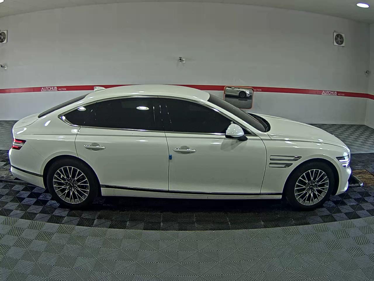 2022 - genesis g80