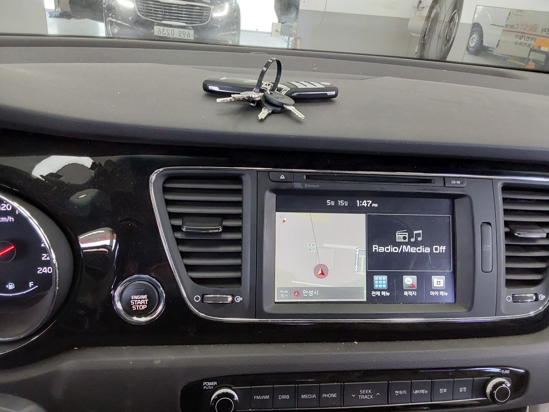 2017 - kia carnival