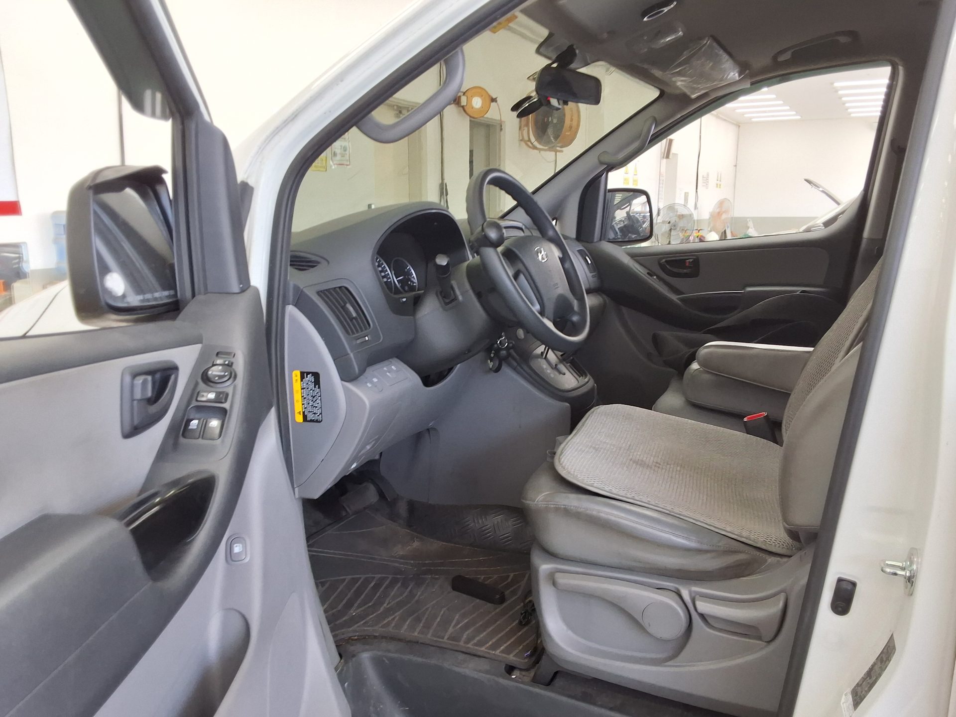 2021 - hyundai grand starex