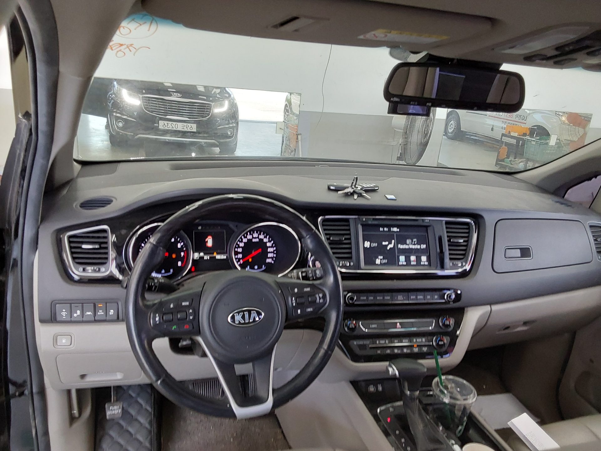 2017 - kia carnival