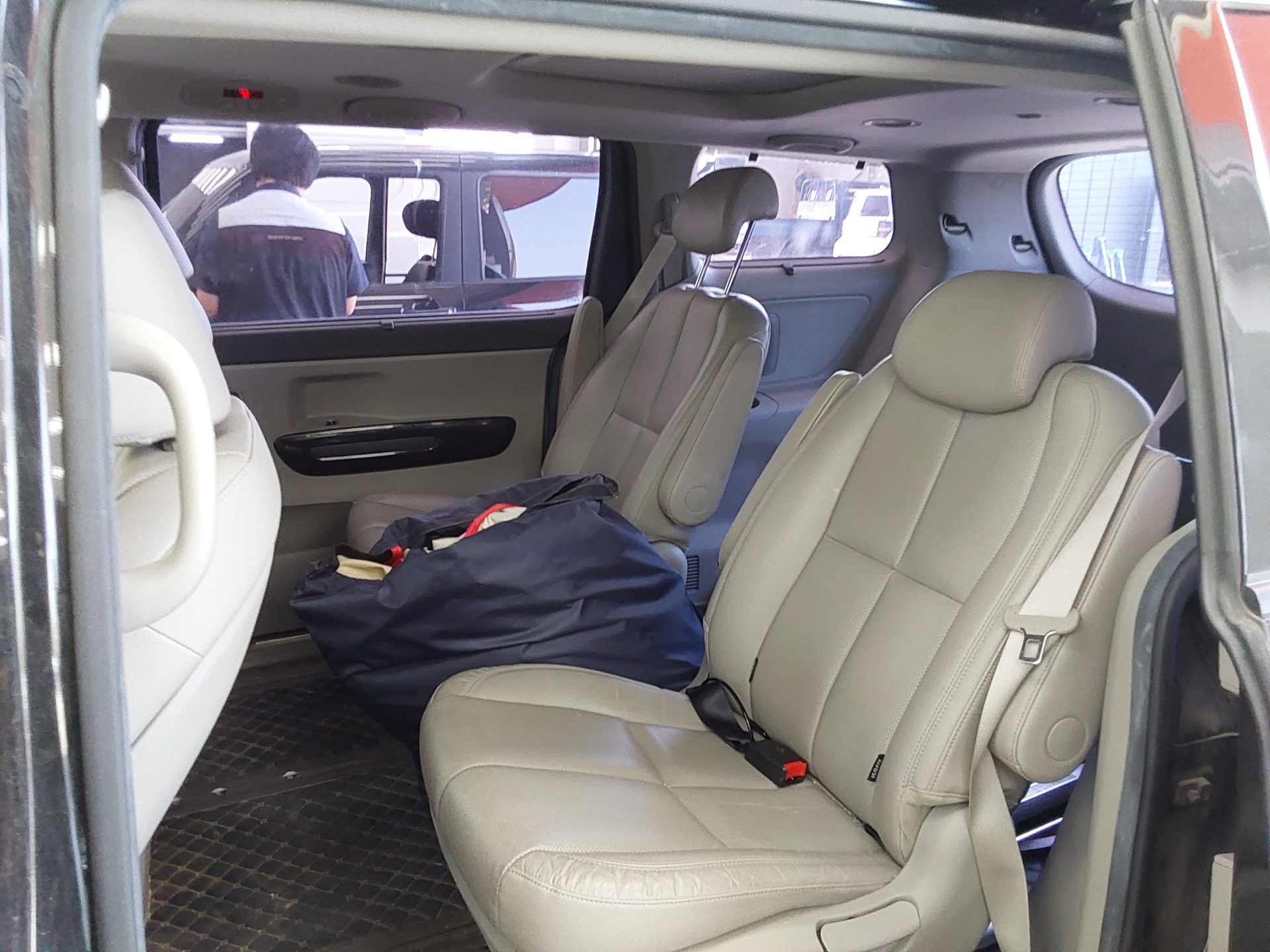 2017 - kia carnival