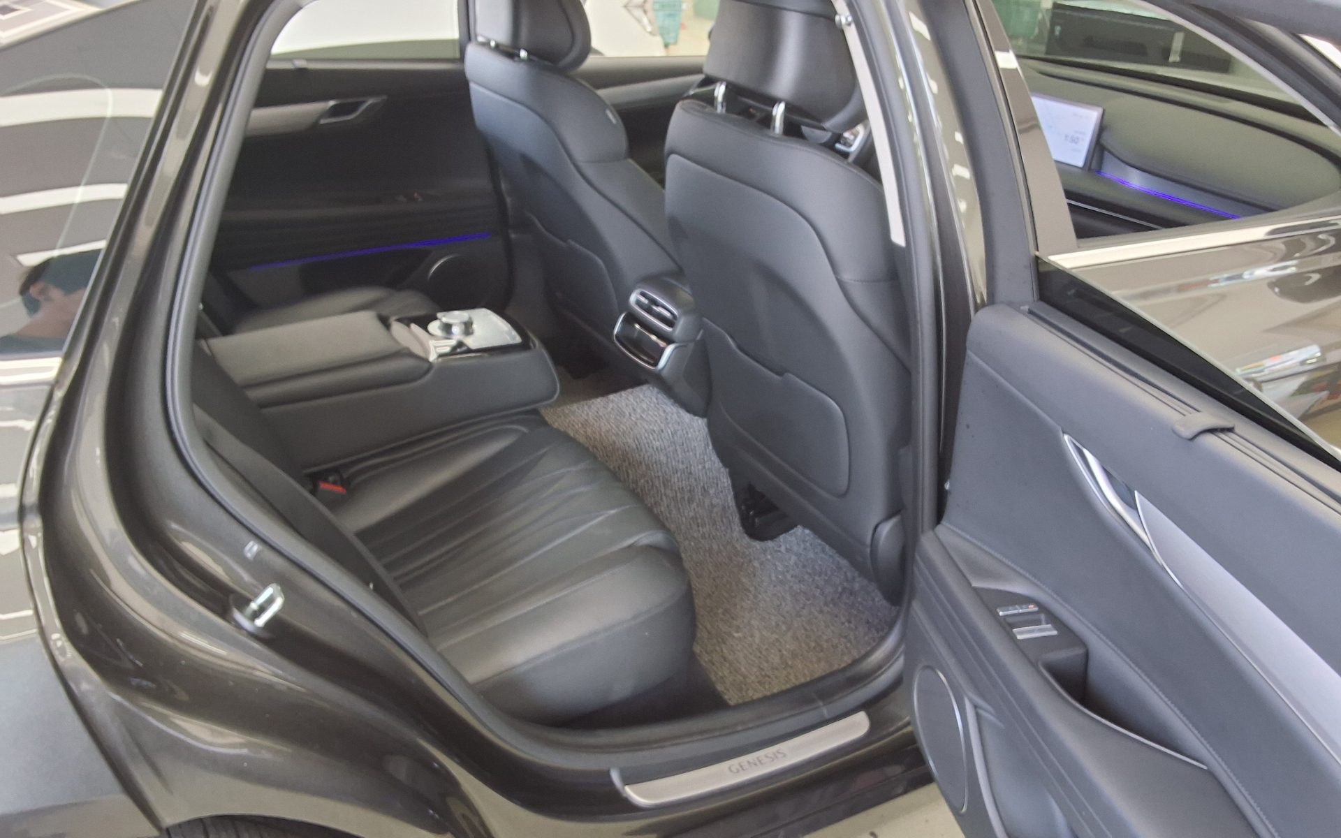 2025 - genesis g80