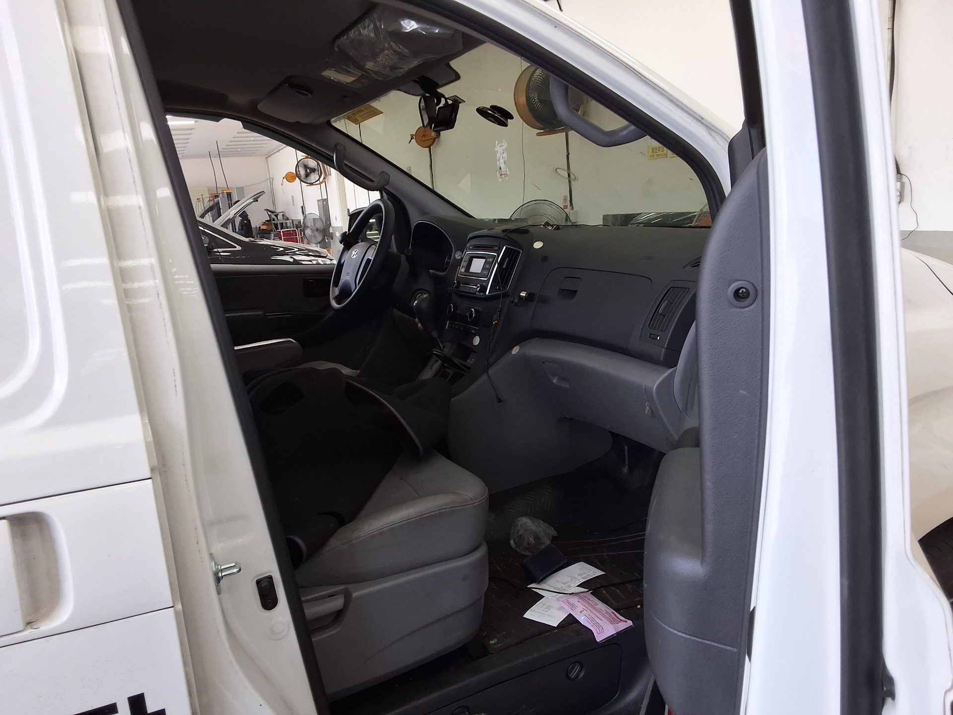 2021 - hyundai grand starex