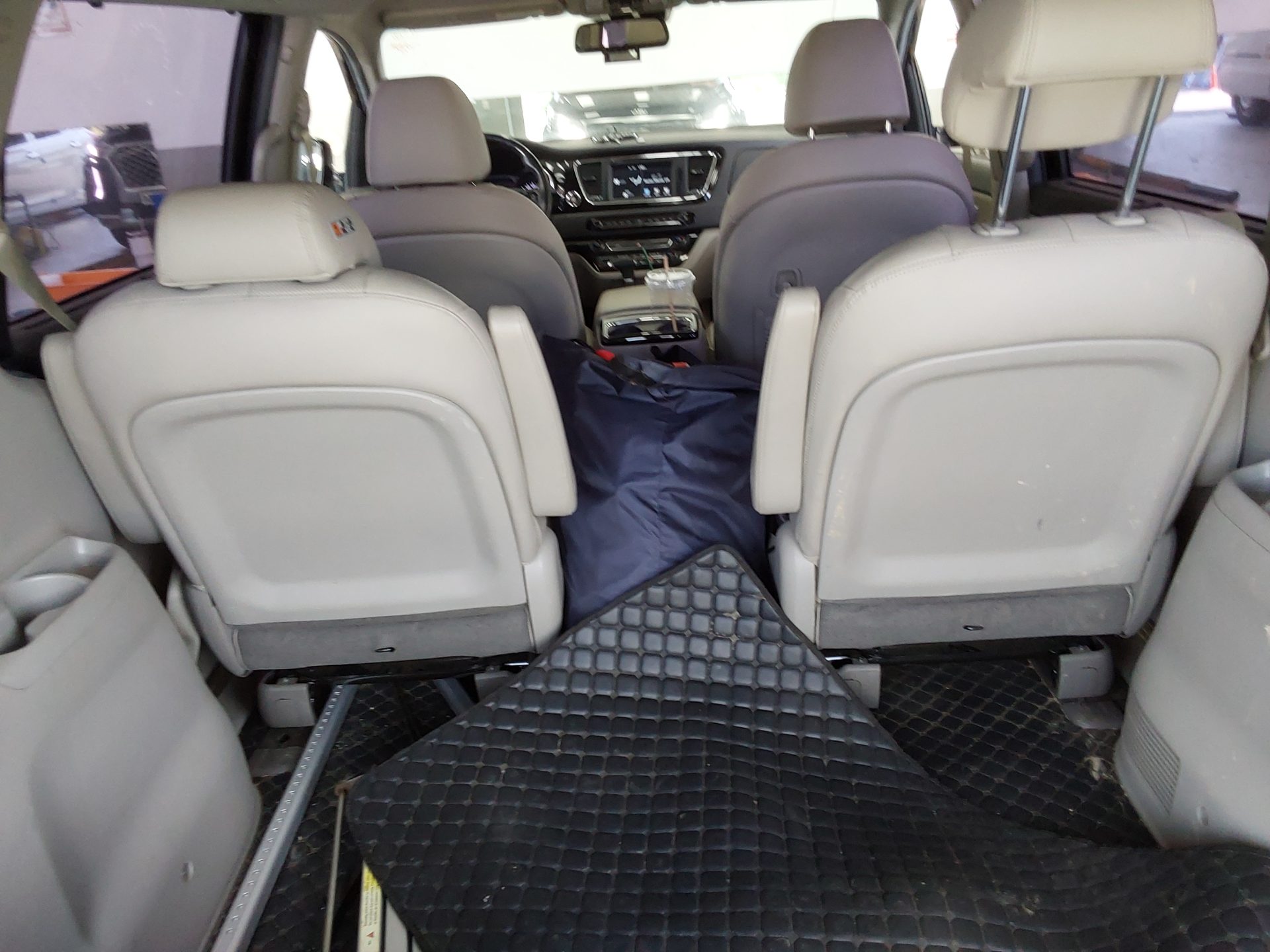2017 - kia carnival