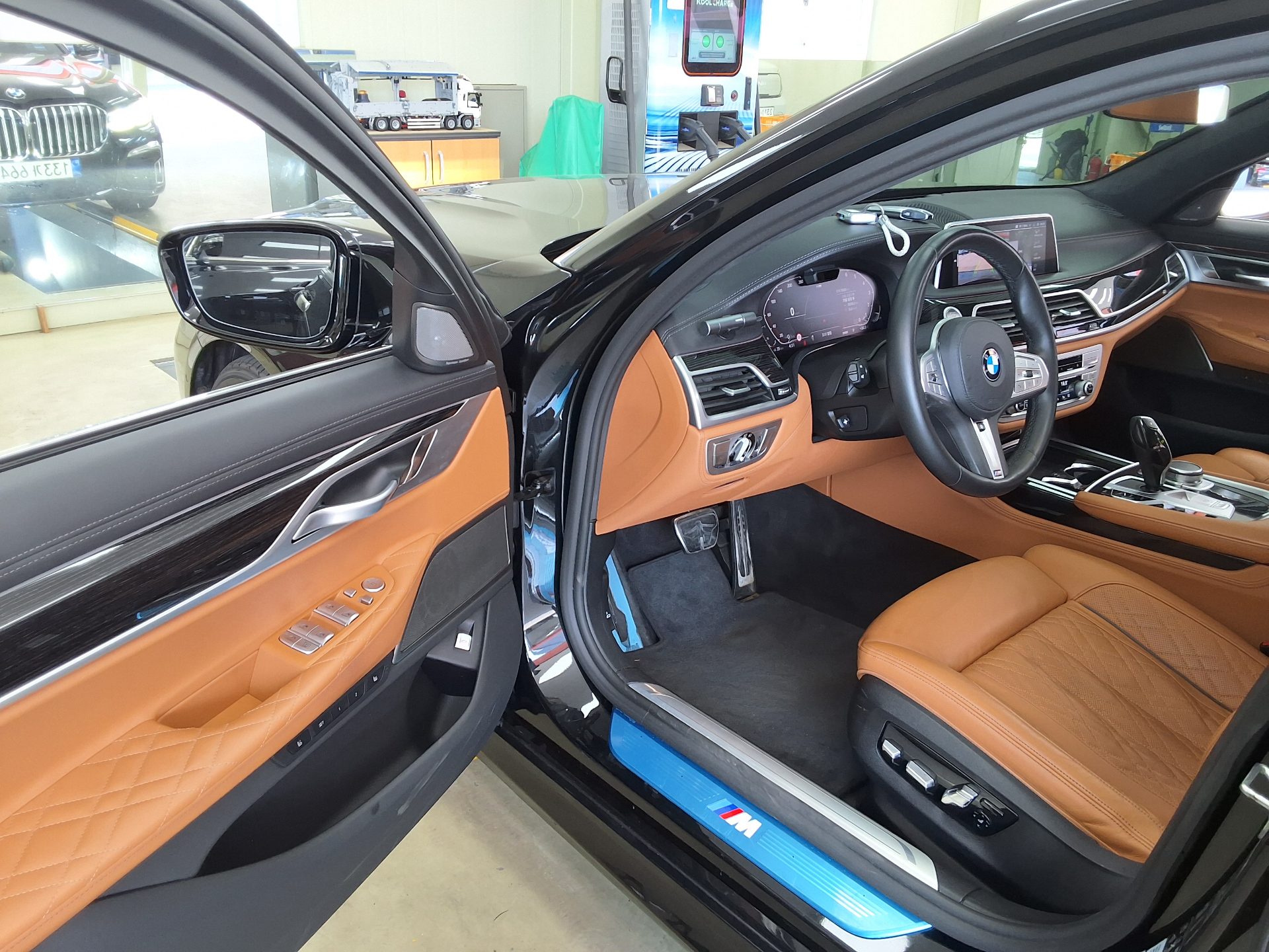 2021 - bmw m7