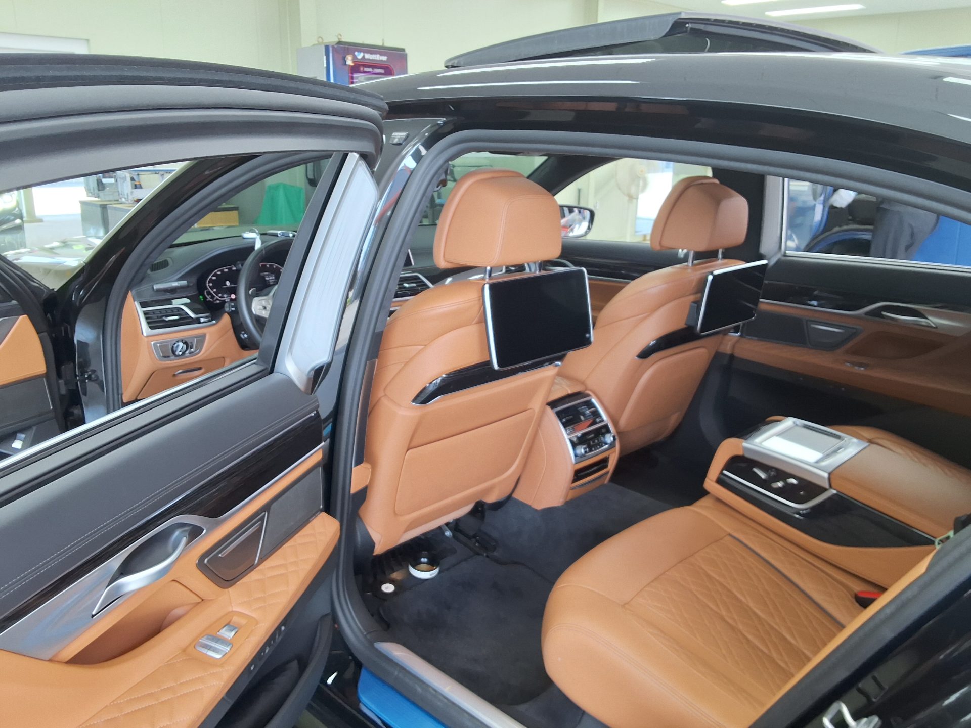 2021 - bmw m7