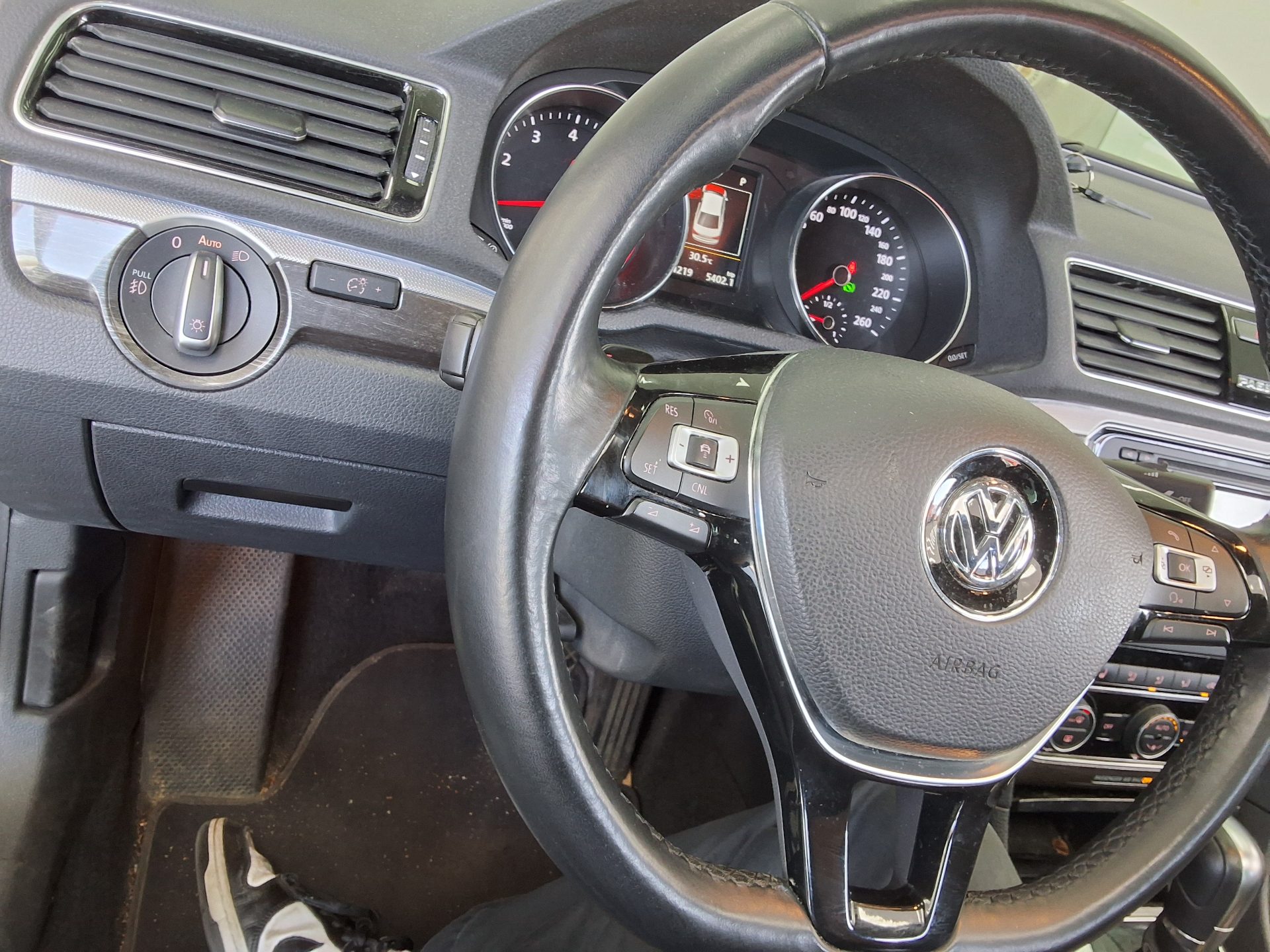 2018 - volkswagen passat