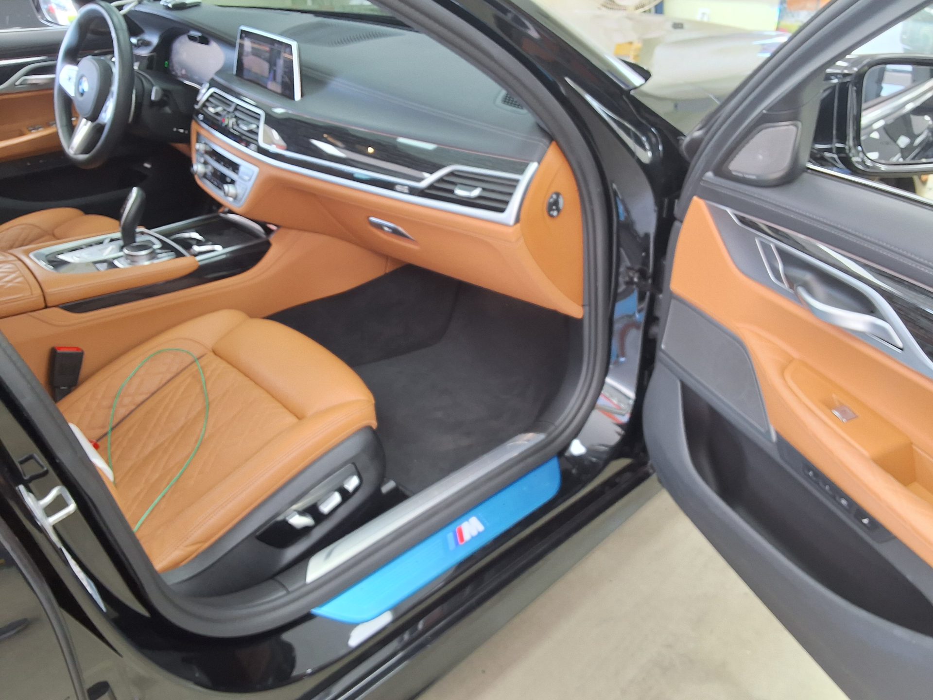 2021 - bmw m7