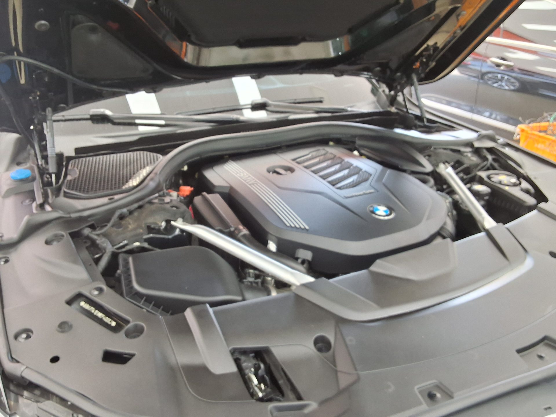 2021 - bmw m7