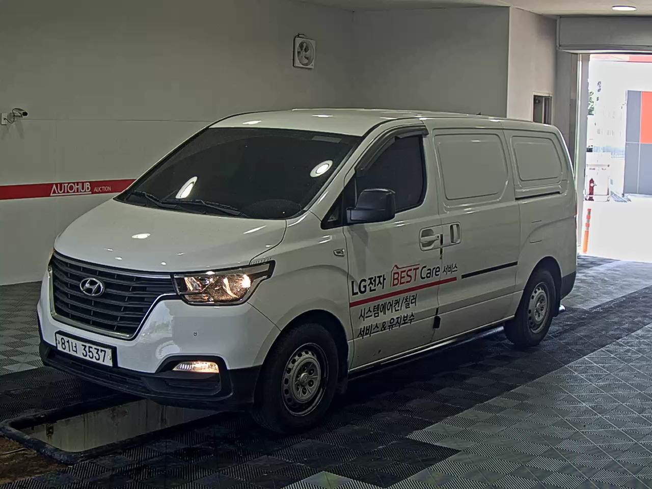 HYUNDAI GRAND STAREX
