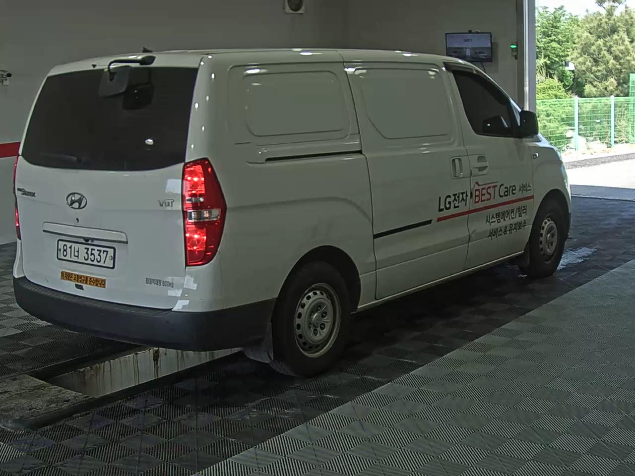 2021 - hyundai grand starex
