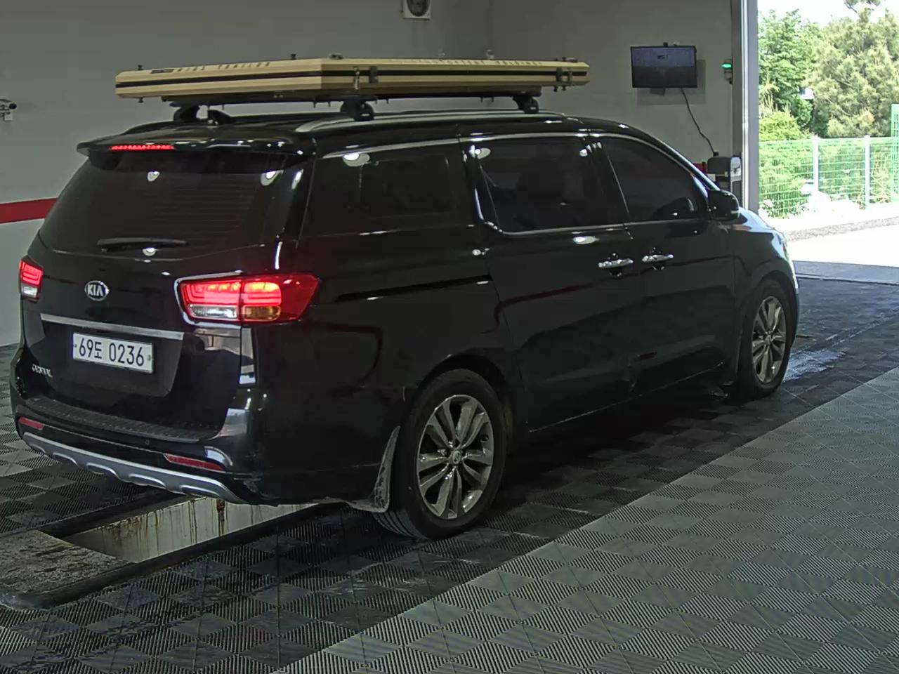 2017 - kia carnival