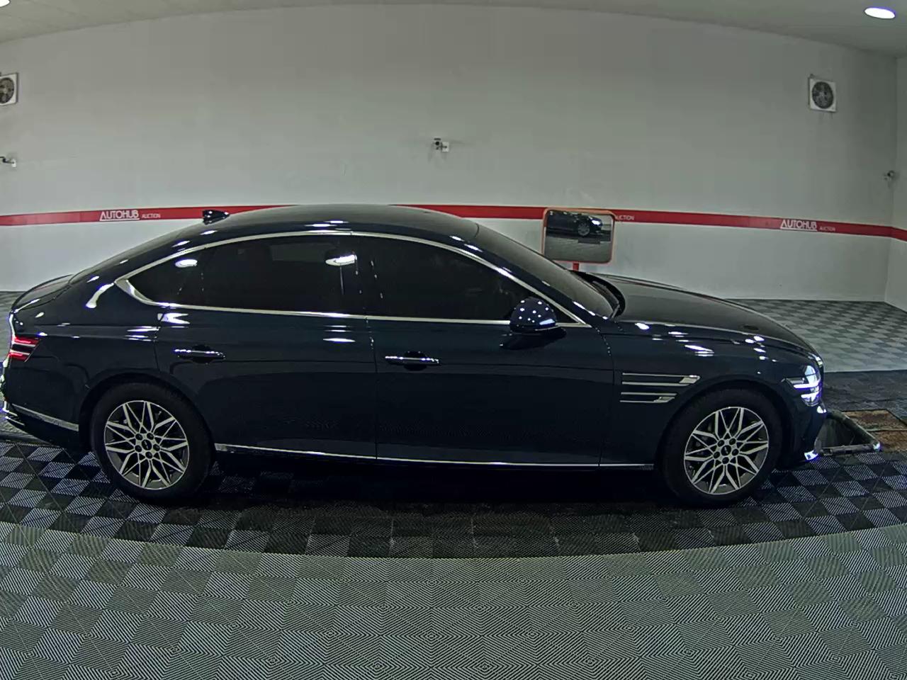 2025 - genesis g80