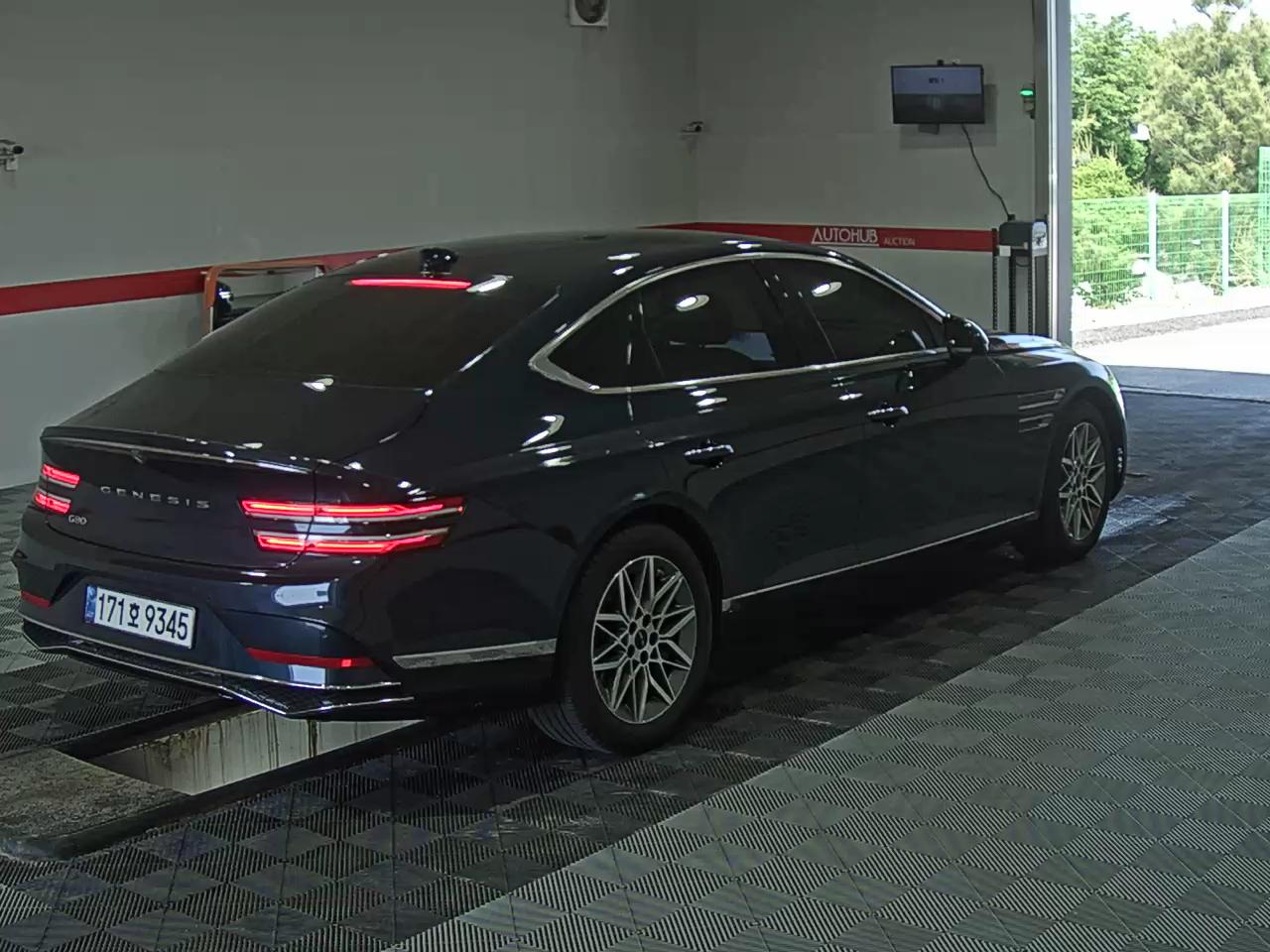 2025 - genesis g80