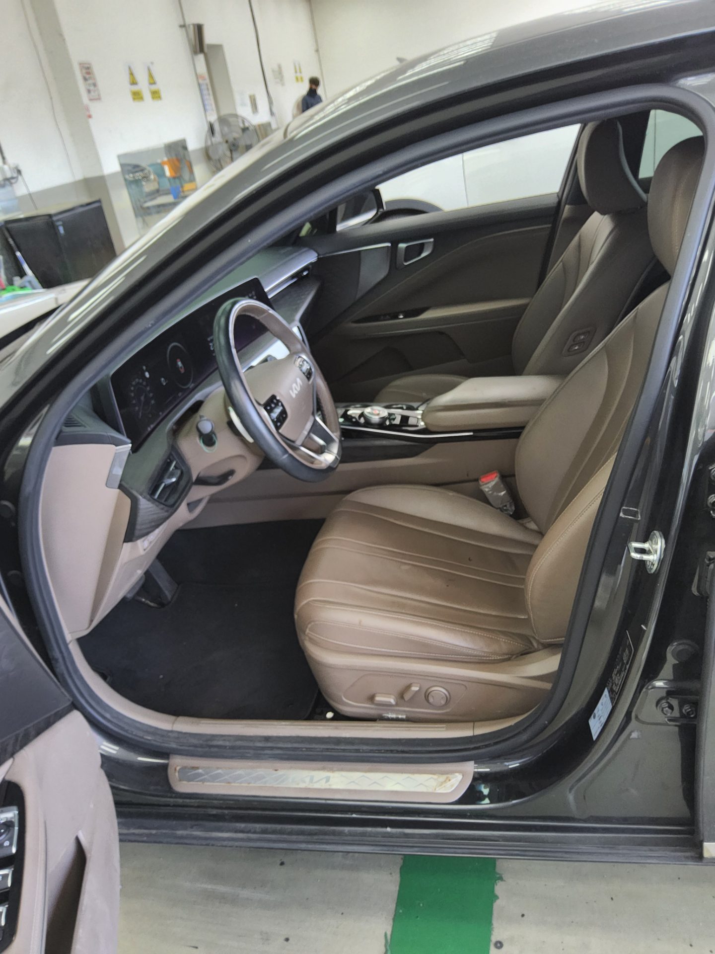 2022 - kia k8