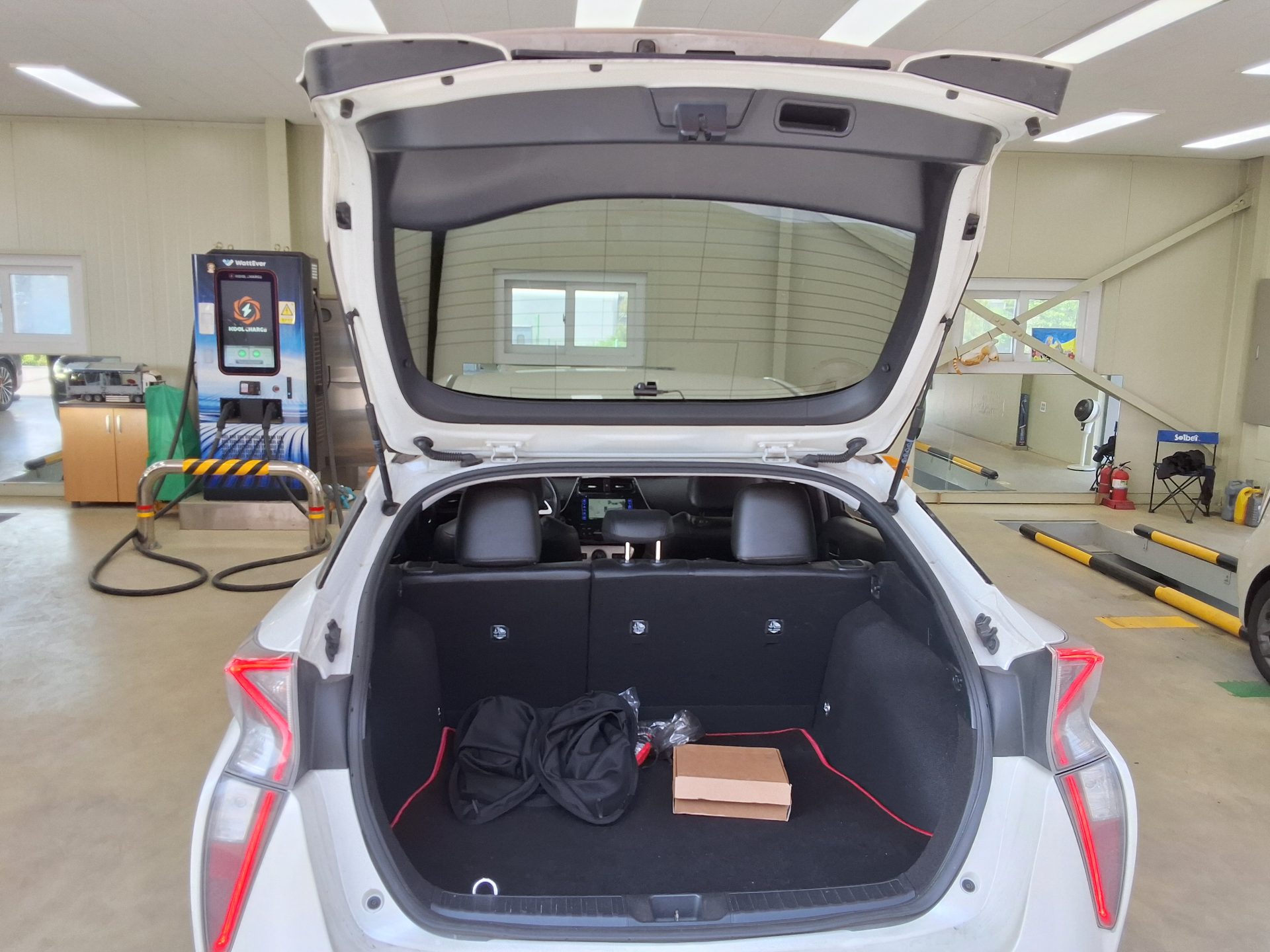 2017 - toyota prius