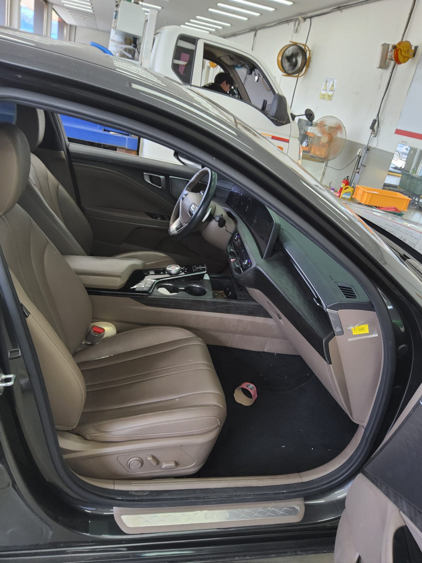2022 - kia k8