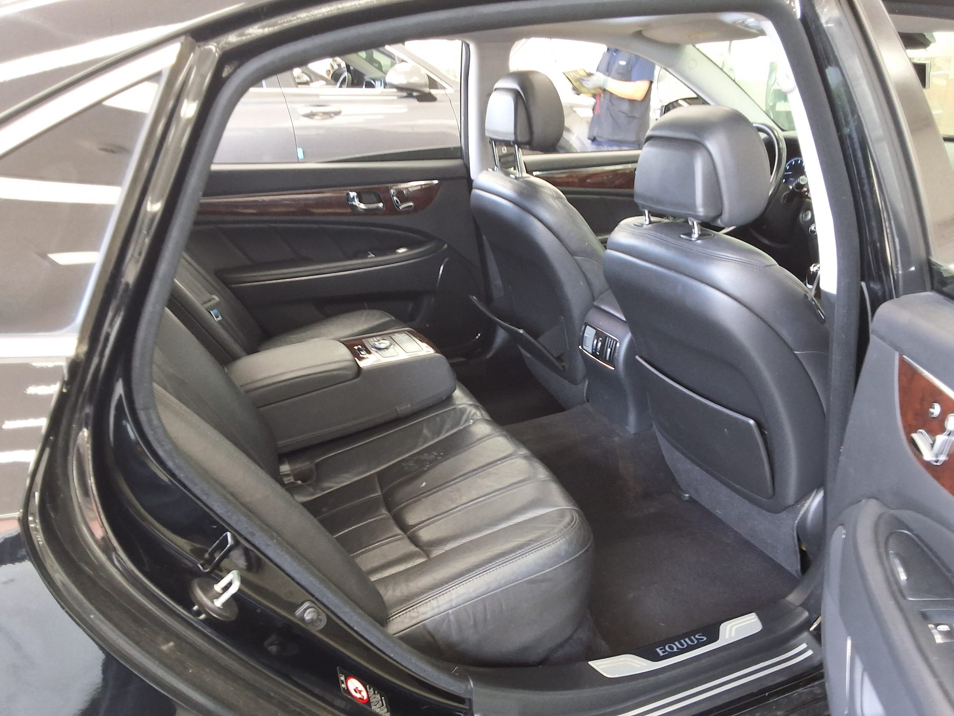 2011 - hyundai equus
