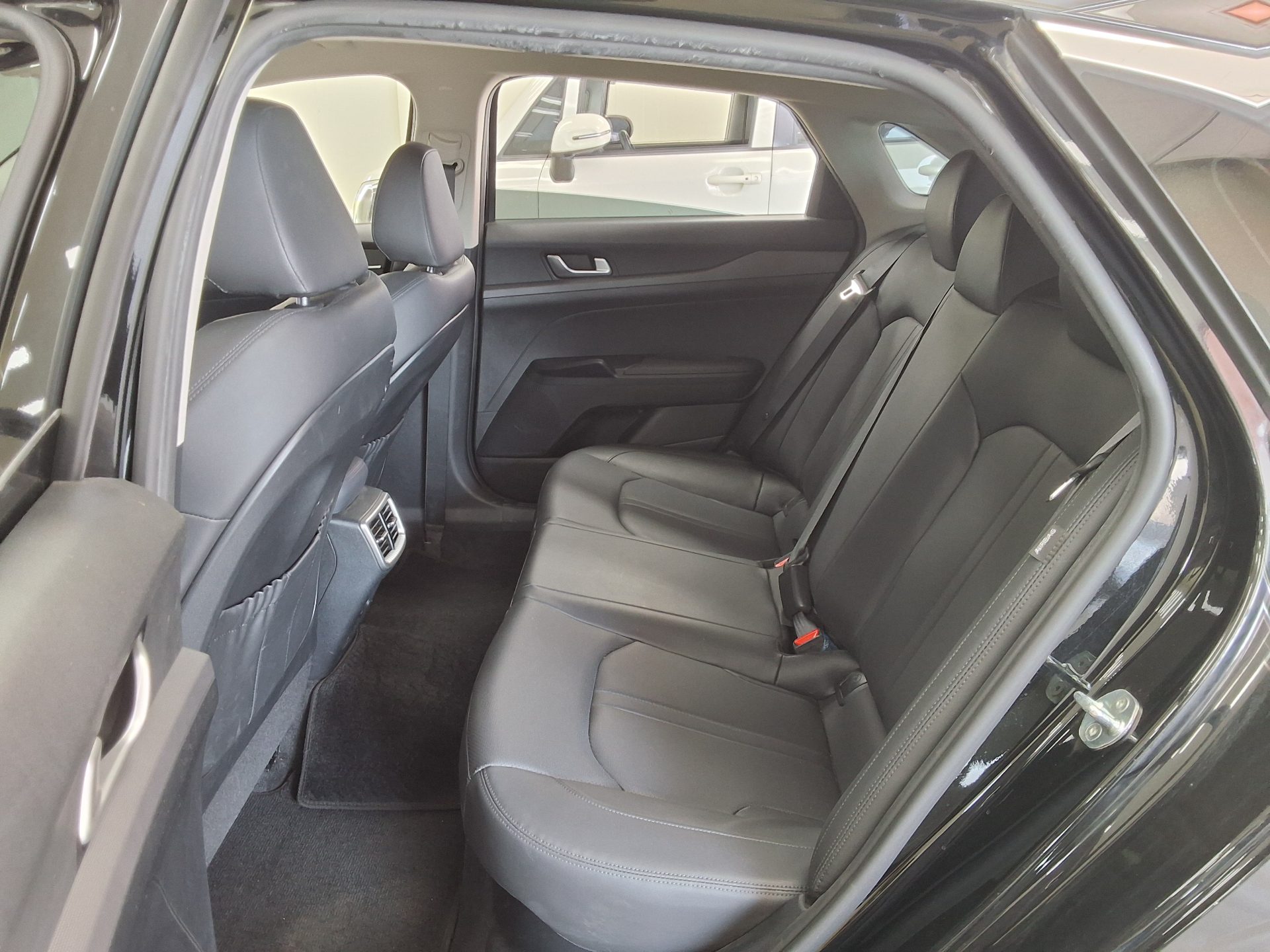 Kia K5 - 11