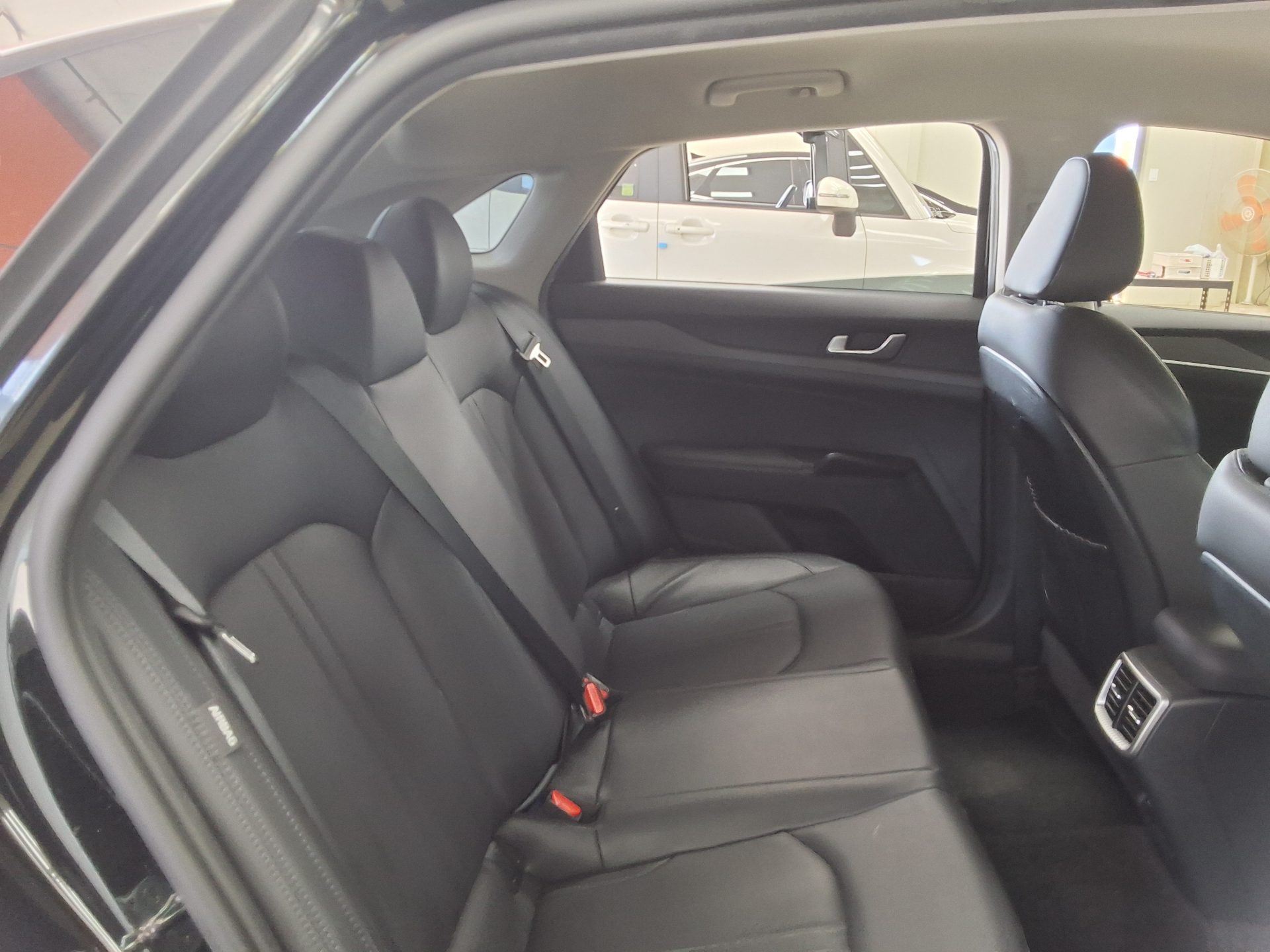 Kia K5 - 12
