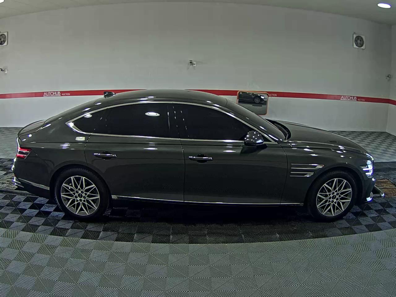 2025 - genesis g80