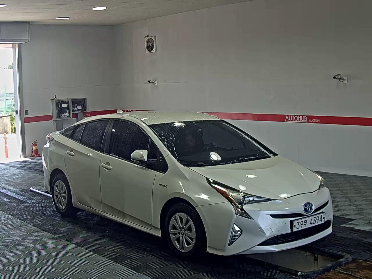 2017 - toyota prius