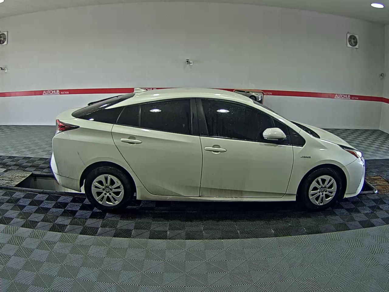 2017 - toyota prius