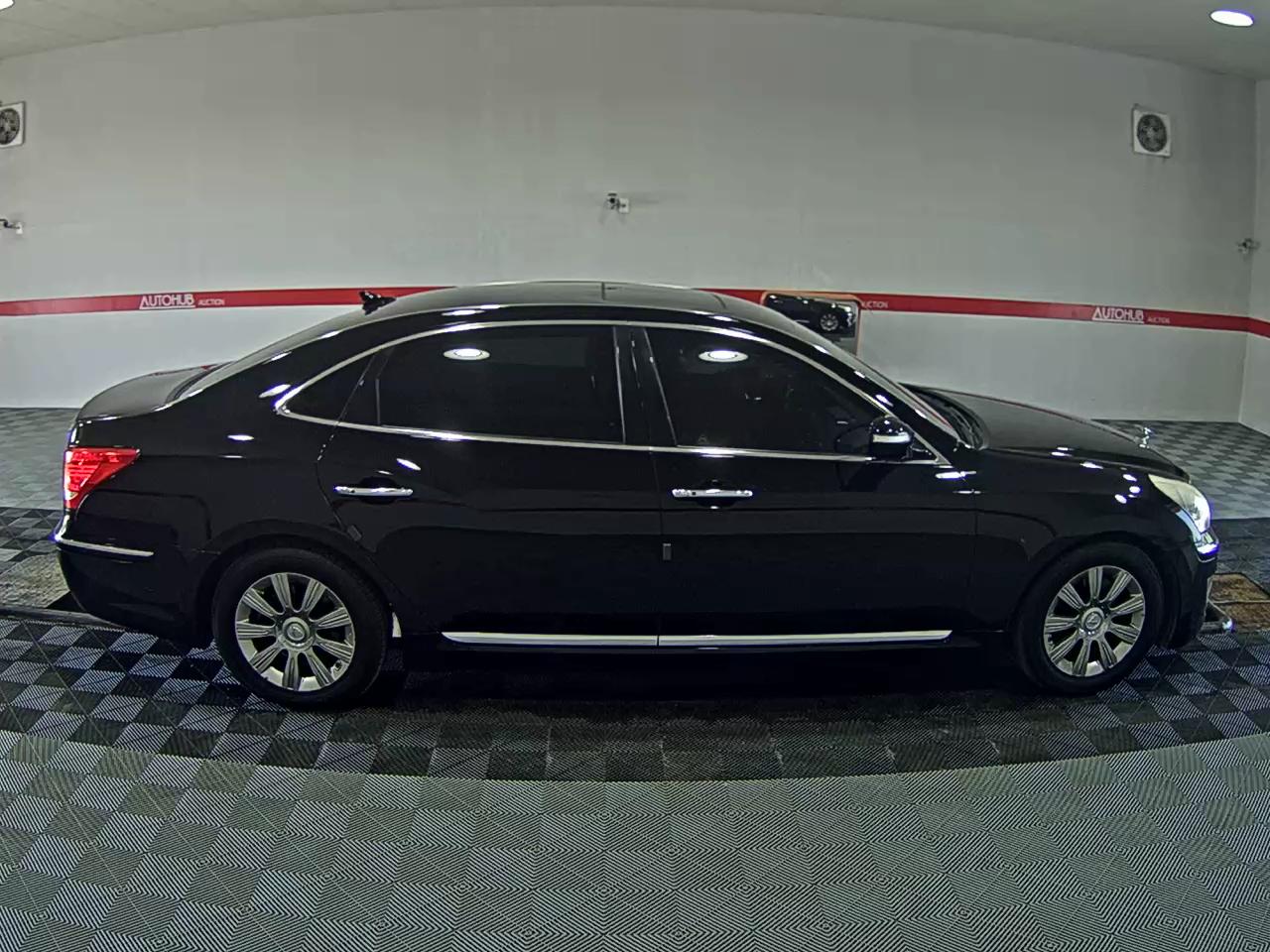2011 - hyundai equus