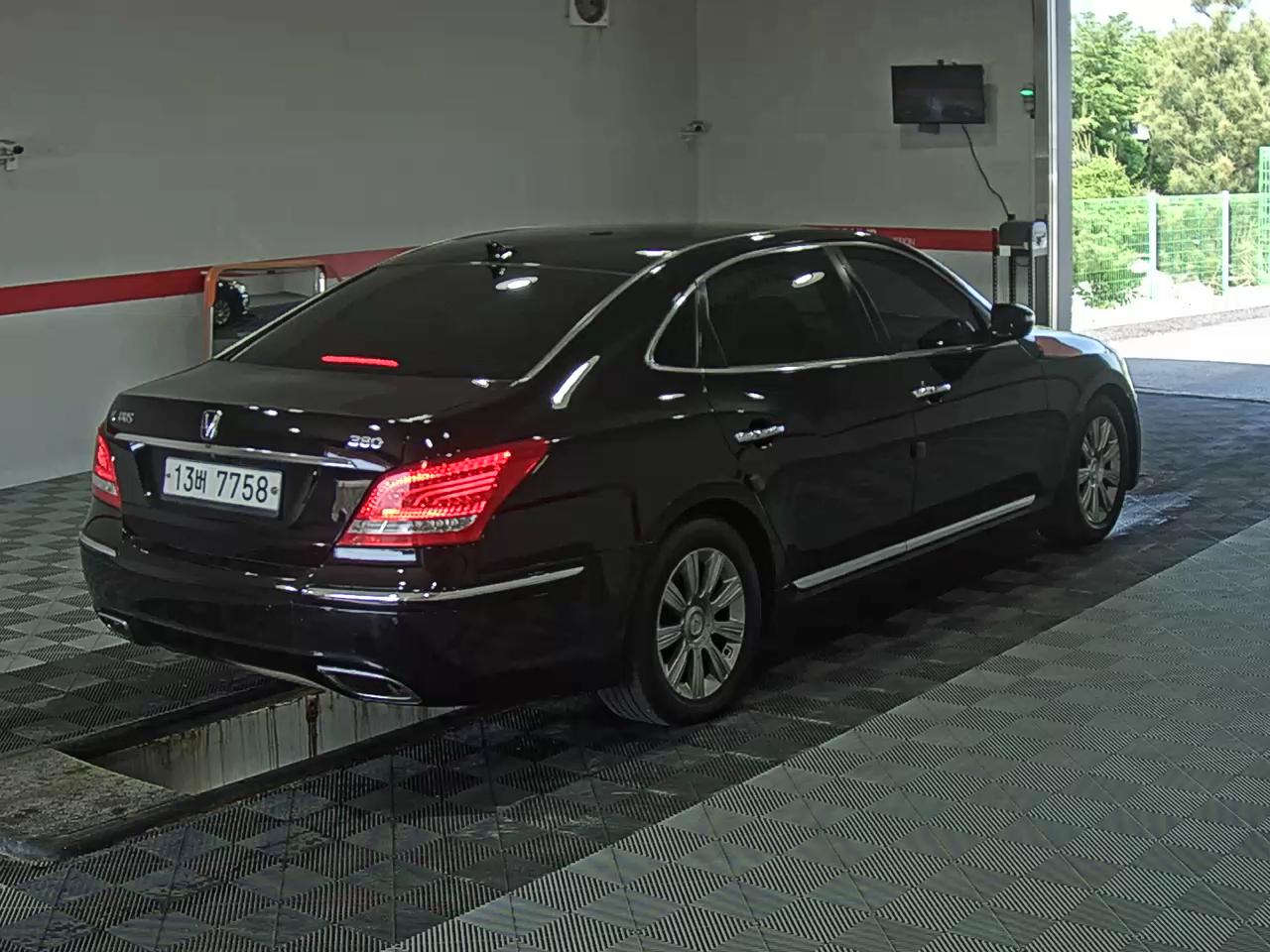 2011 - hyundai equus