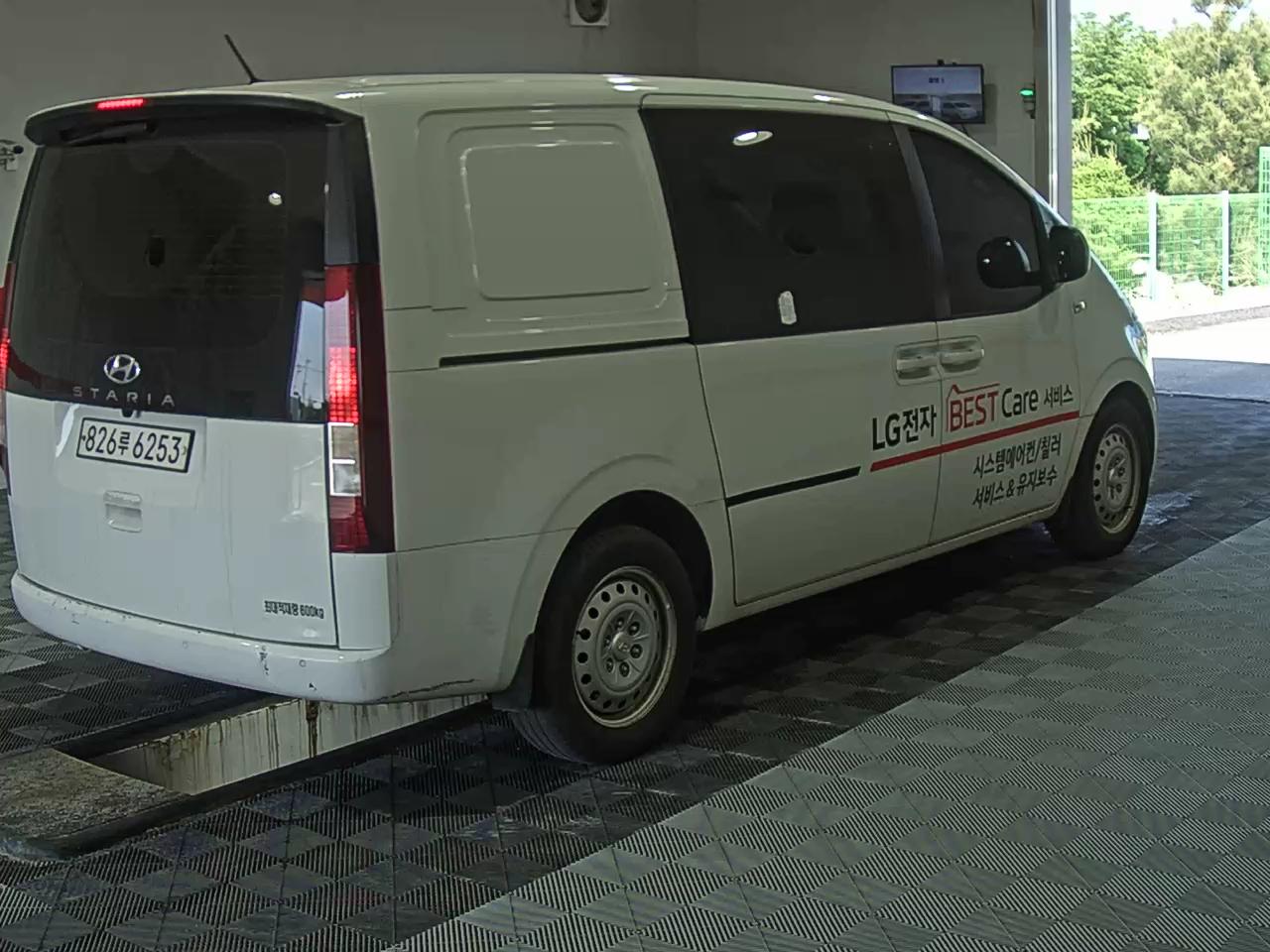 2022 - hyundai staria