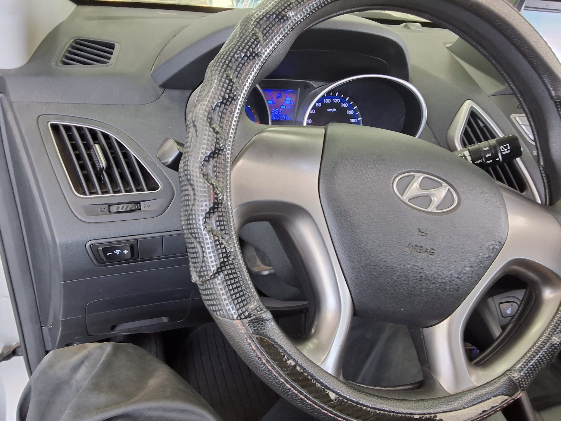 2010 - hyundai tucson
