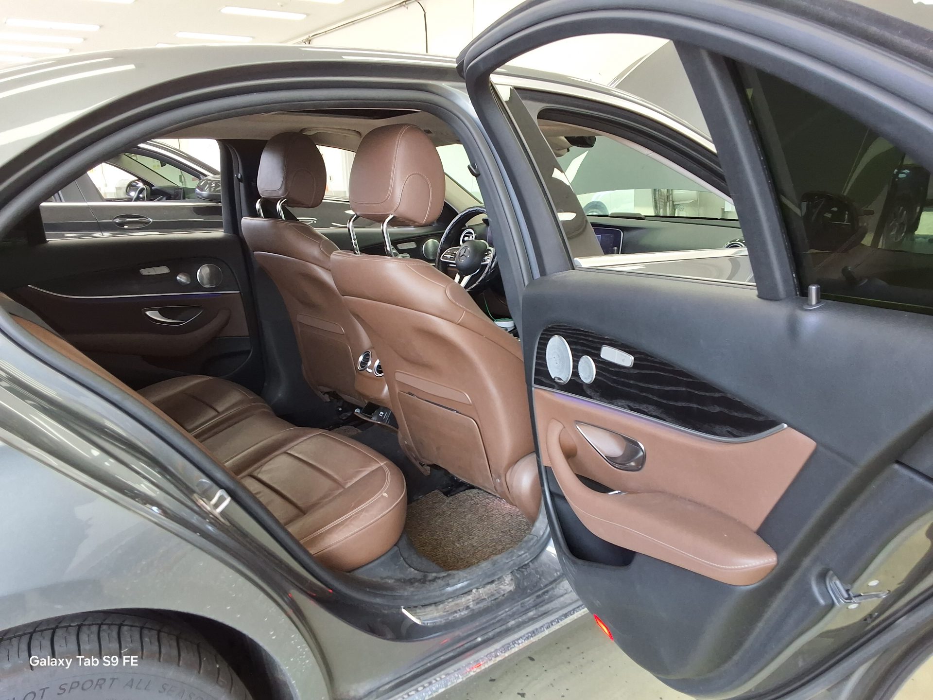 2019 - mercedes-benz e300