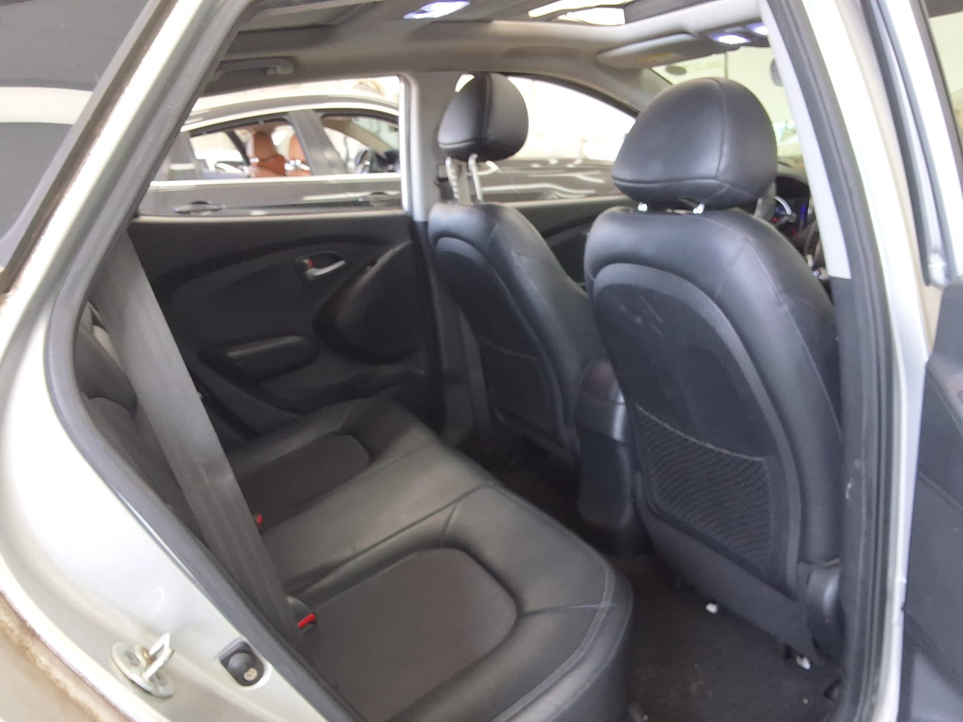 2010 - hyundai tucson