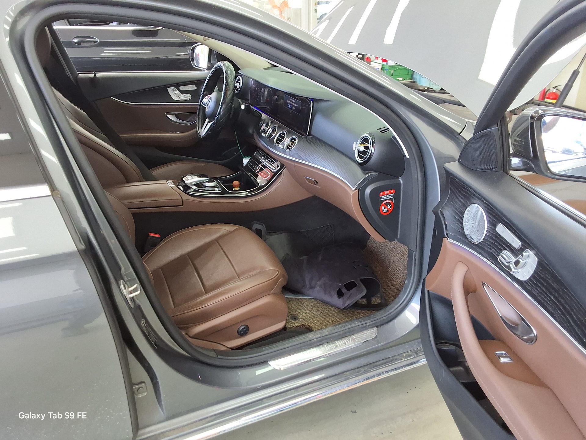 2019 - mercedes-benz e300