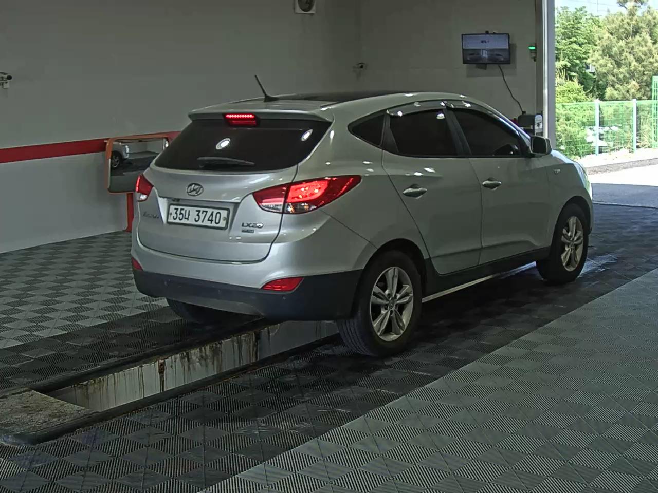 2010 - hyundai tucson