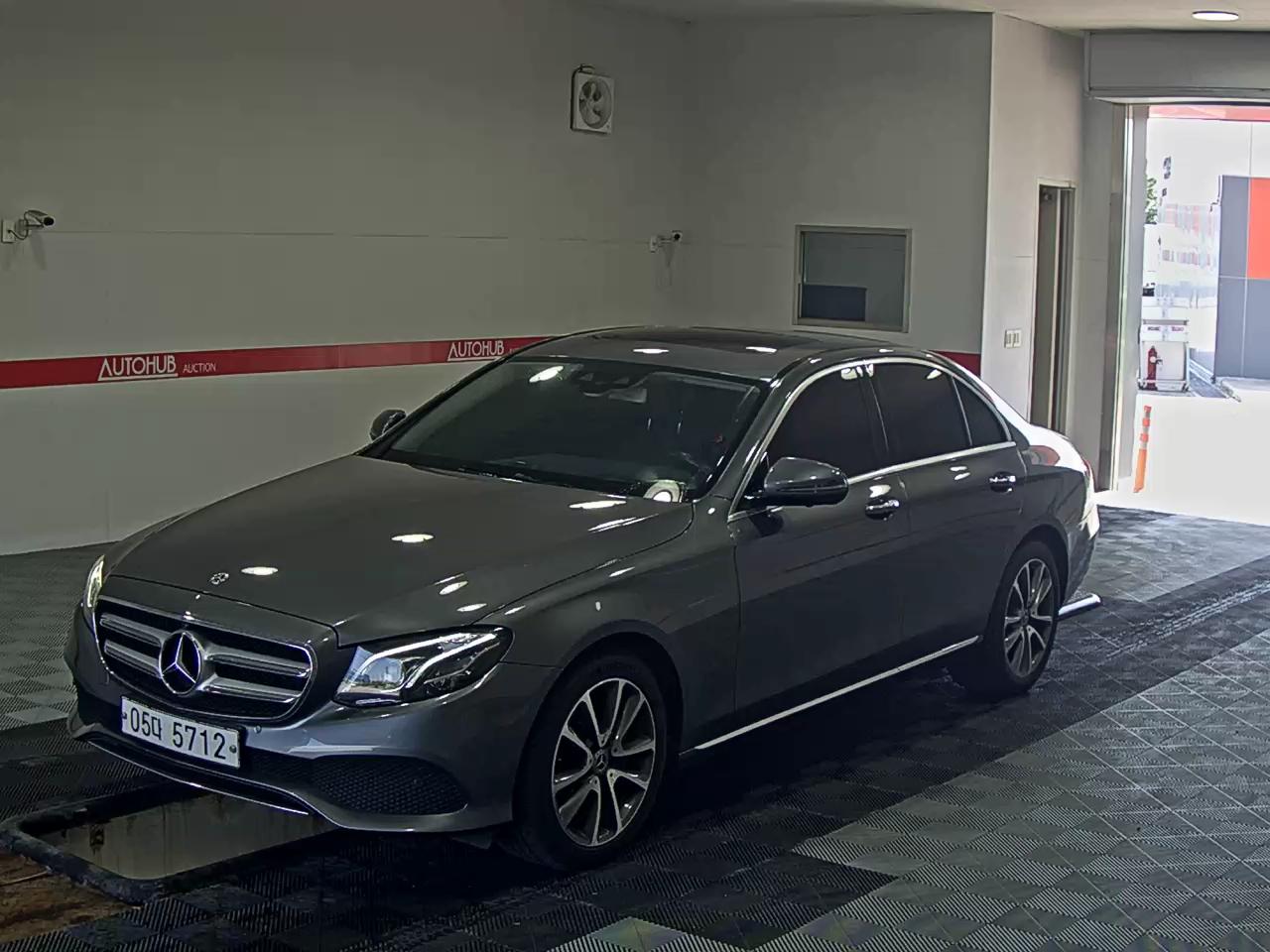 MERCEDES-BENZ CLASS (5TH GEN) E300 AVANTGARDE