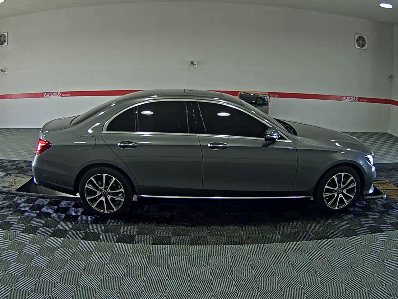 2019 - mercedes-benz e300