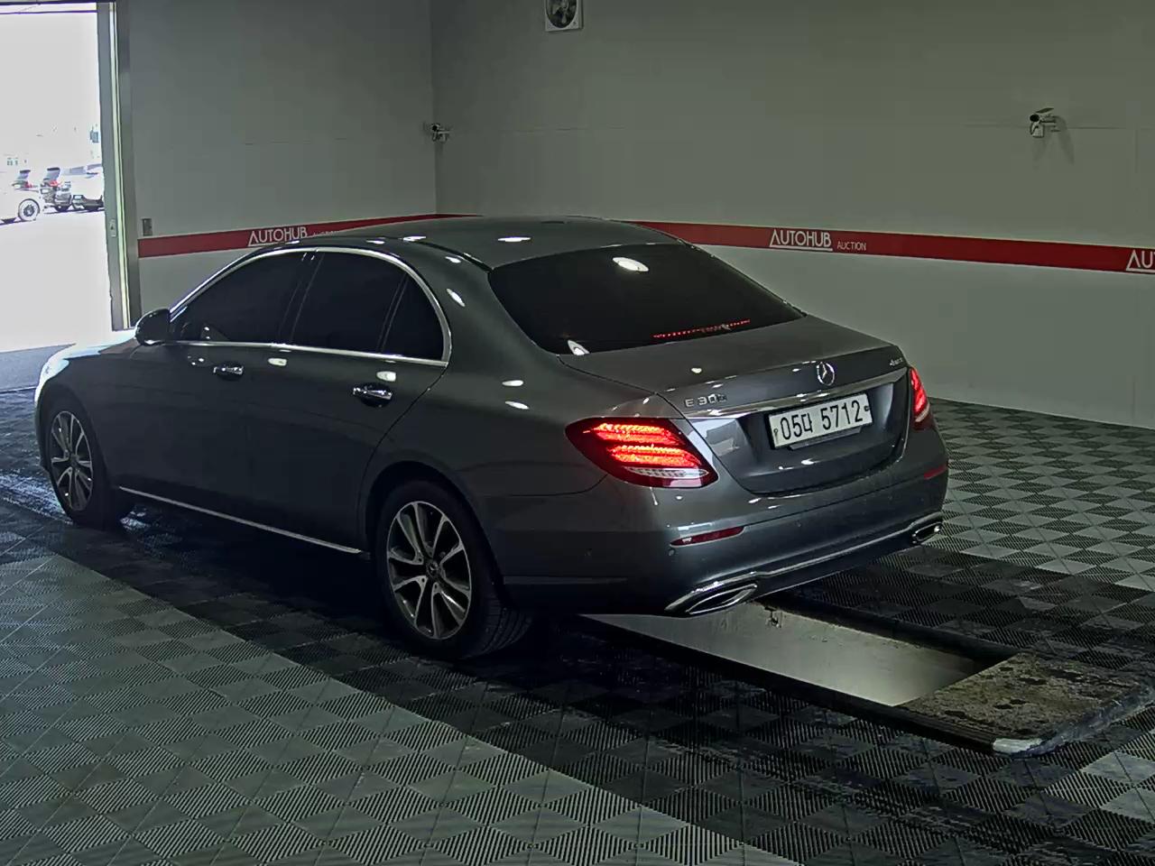 2019 - mercedes-benz e300