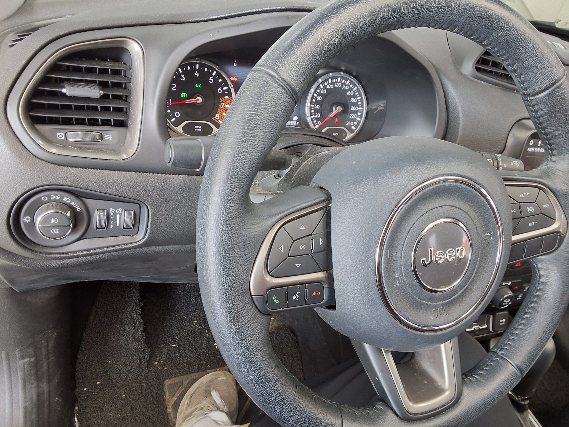 2021 - jeep renegade