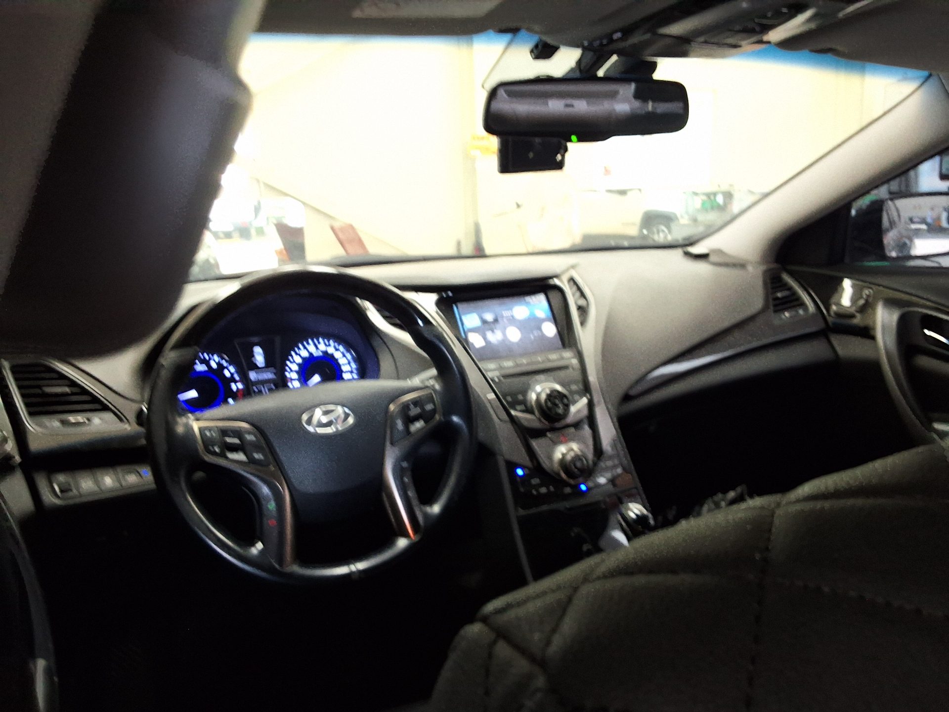 2011 - hyundai grandeur