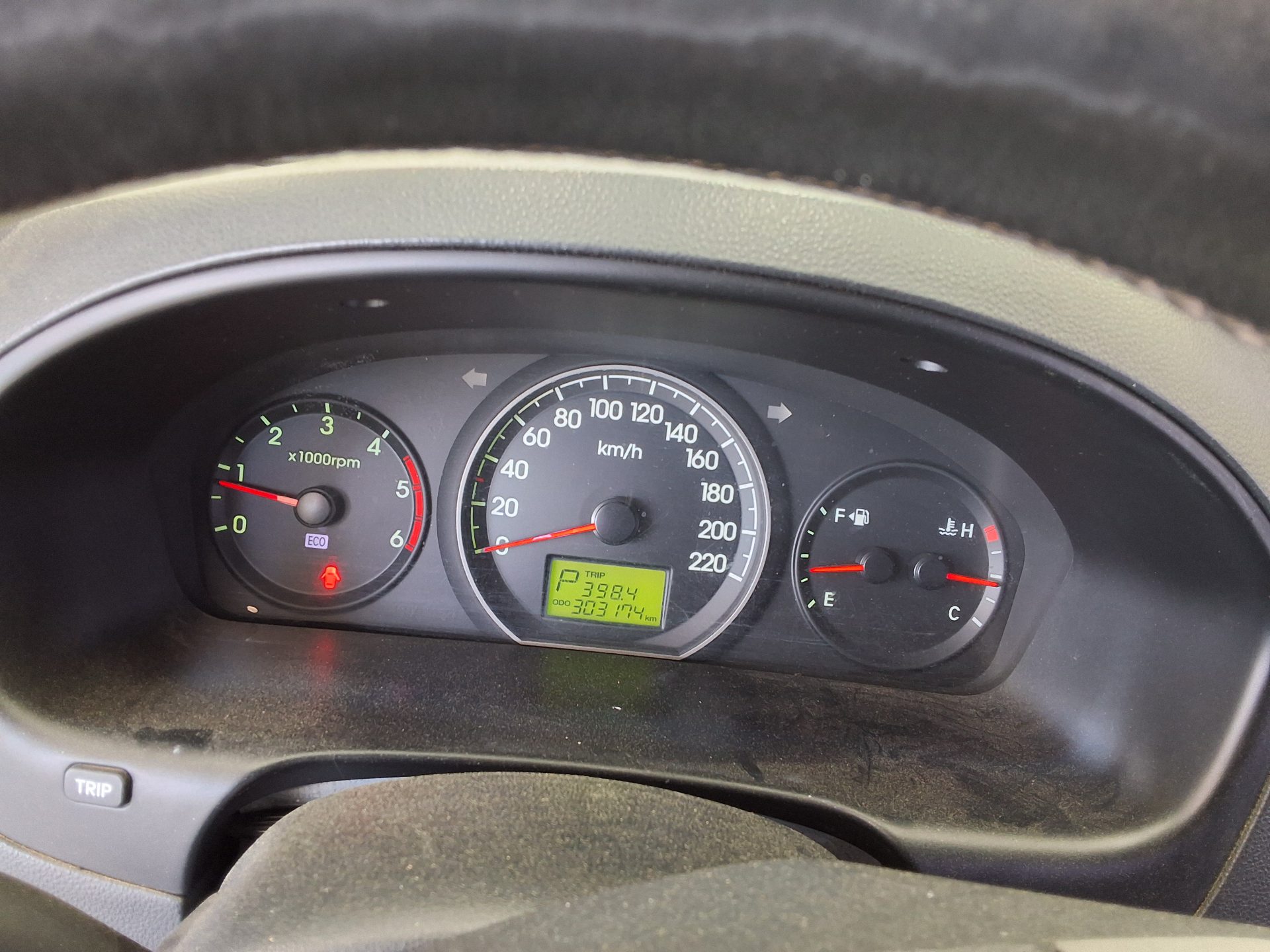 2012 - hyundai grand starex