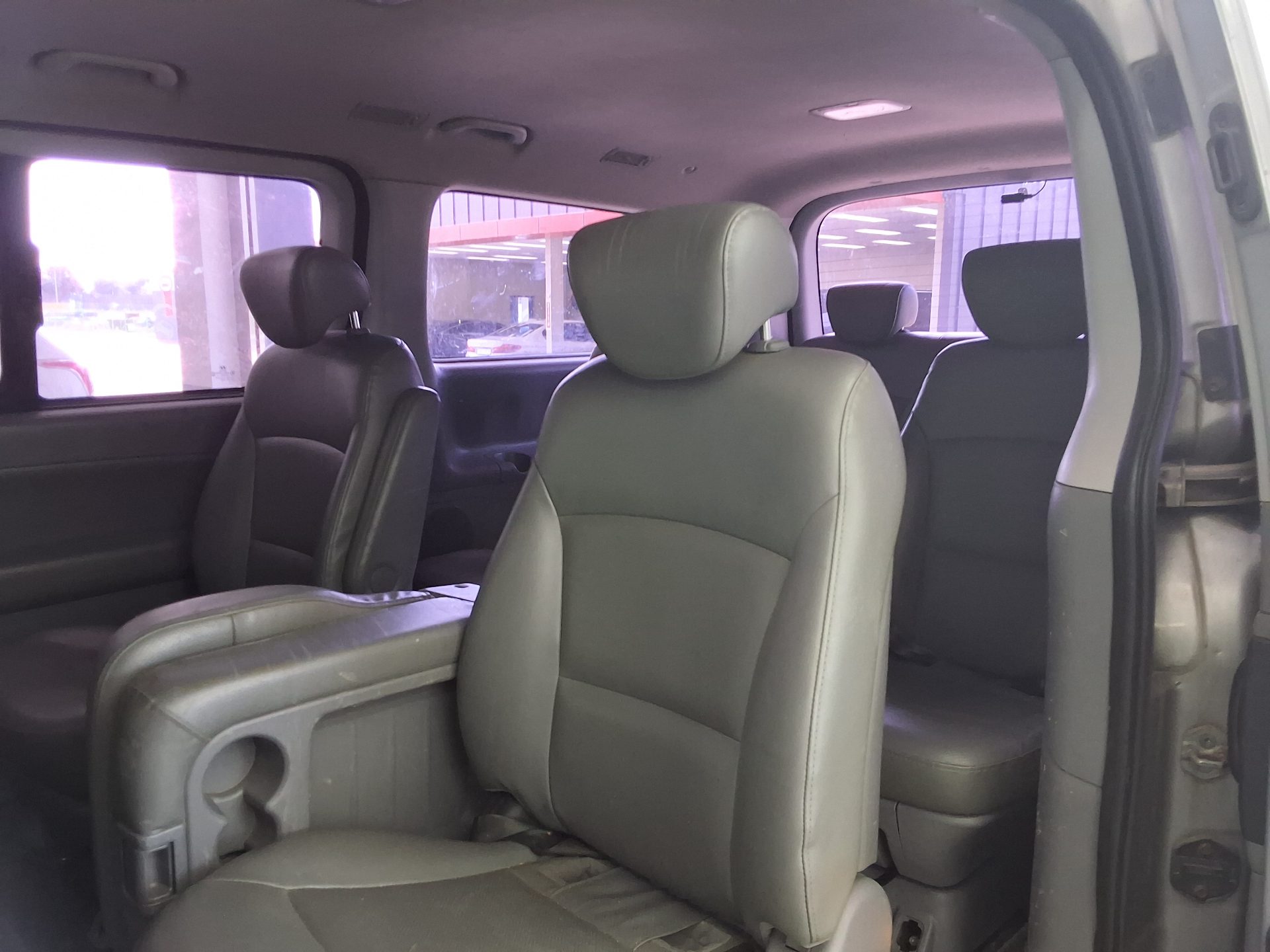 2012 - hyundai grand starex